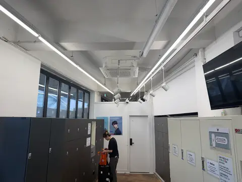 Welcome Center Luggage Storage — Hongik Univ. Stn. Exit 5