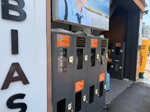 Luggage Storage — Hongik Univ. Stn. Exit 7