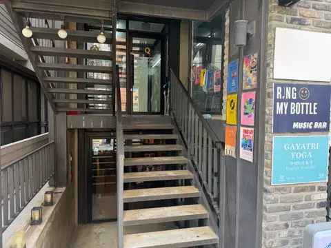 LuggageQ Luggage Storage — Hongik Univ. Stn.